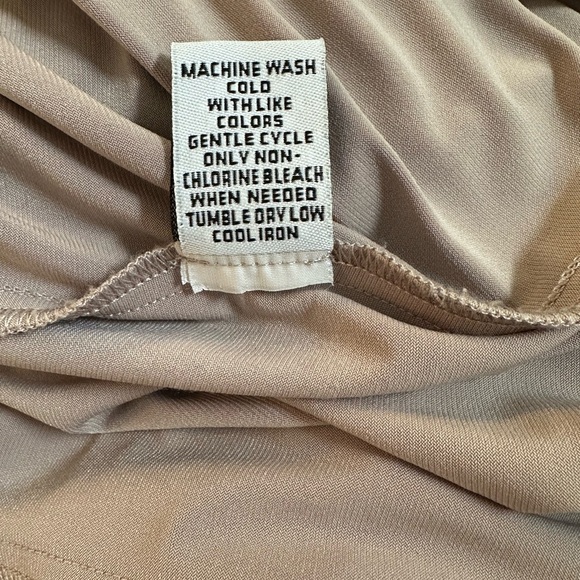 SANGRIA Gown Elegant Pleated Flowing S/L Built-in Bra Soft Taupe Sz 14 - Picture 14 of 14